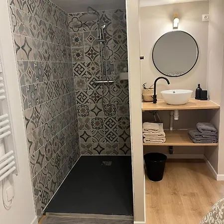 Studio Carnot - Proche Docks 76, Kindarena Et Centre De Rouen - Stationnement Gratuit - Netflix - Wifi Deville-les-Rouen