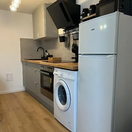 Studio Carnot - Proche Docks 76, Kindarena Et Centre De Rouen - Stationnement Gratuit - Netflix - Wifi Apartment Deville-les-Rouen