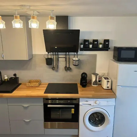 Studio Carnot - Proche Docks 76, Kindarena Et Centre De Rouen - Stationnement Gratuit - Netflix - Wifi