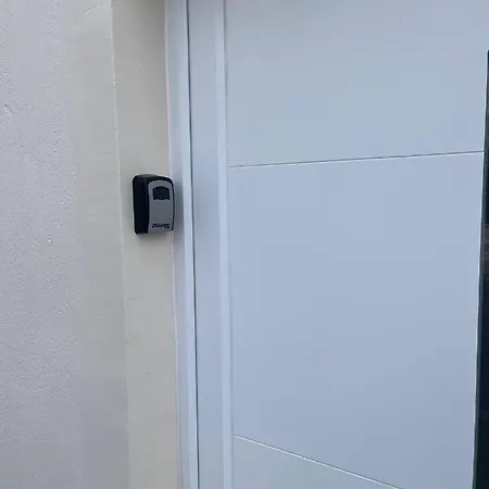Apartment Studio Carnot - Proche Docks 76, Kindarena Et Centre De Rouen - Stationnement Gratuit - Netflix - Wifi